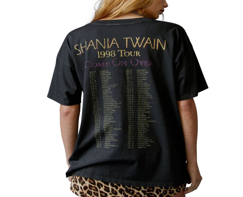 Dive into Shania Twain’s Official Merch: A Fan’s Treasure Trove