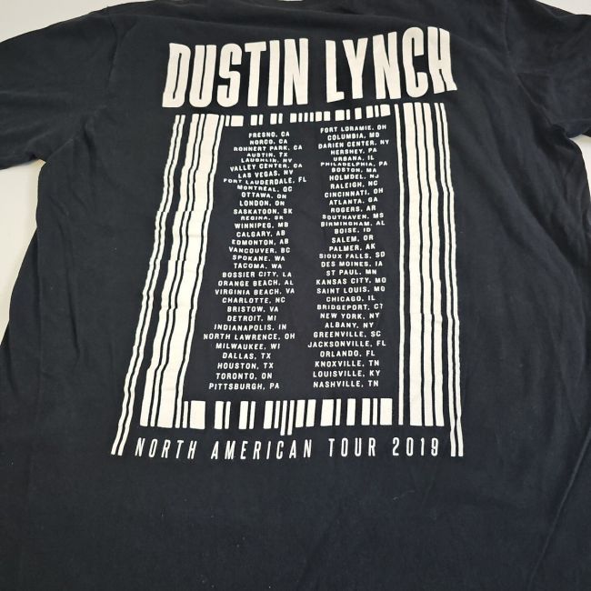Exploring the Authenticity of Dustin Lynch’s Official Merchandise